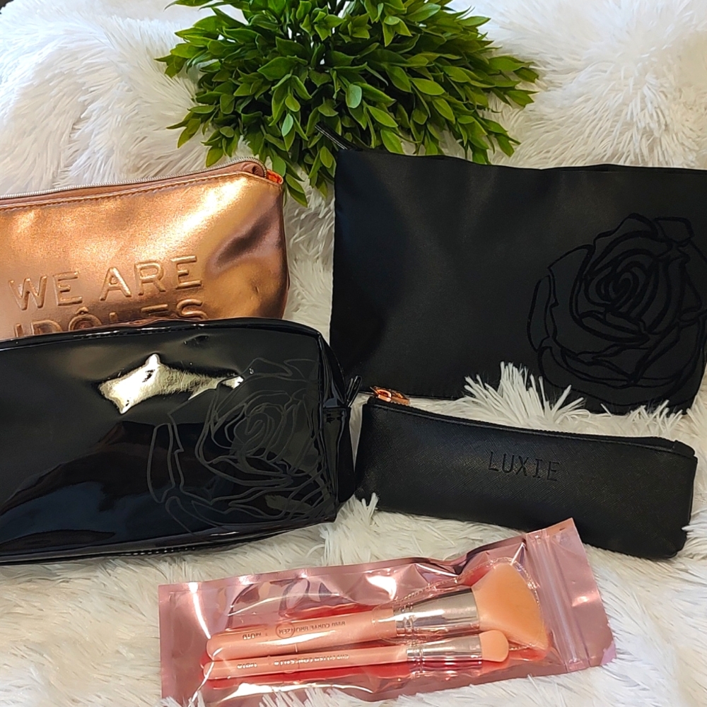 Make up Bag Bundle NWOT